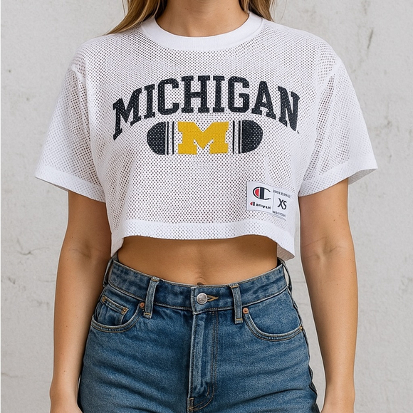 Cropped U of M jersey. Men’s xs. So cute with a tank under for game day. NWT - Picture 1 of 5